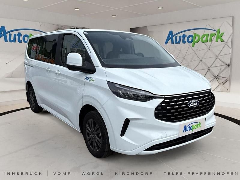 Gebraucht Ford Tourneo Custom Titanium 136 PS (100 kW) 2025 Weiß Van