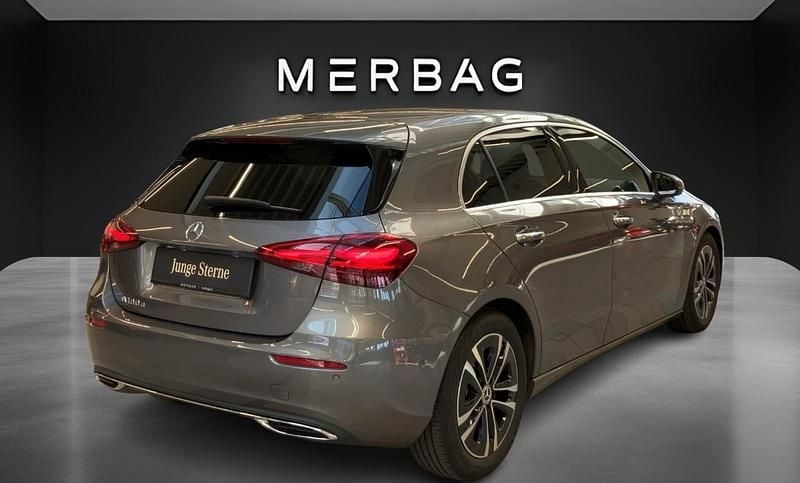 Gebraucht Mercedes A180 Advanced Plus 116 PS (85 kW) 2024 Mountaingrau metallic Limousine