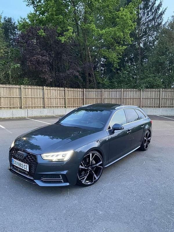 Gebraucht Audi A4 Sport 218 PS (160 kW) 2016 Grau Kombi