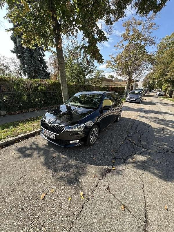 Gebraucht 2022 Skoda Fabia Clever Kombi | € 17.900 (Fairer Preis) - Bild 1/4