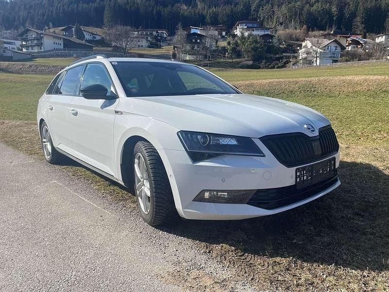 Gebraucht Skoda Superb SportLine 190 PS (139 kW) 2017 Weiß Kombi