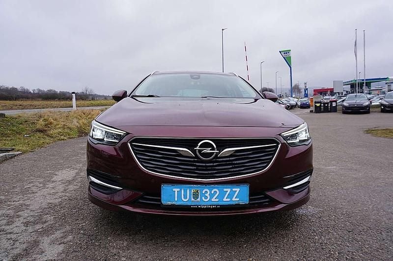 Rot Gebraucht 2018 Opel Insignia Exklusiv Limousine | € 10.490 (Superpreis) - Bild 1/4
