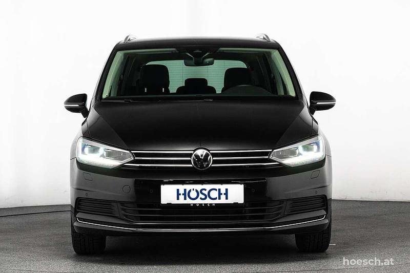 Gebraucht VW Touran Comfortline 150 PS (110 kW) 2025 Schwarz Van / Kleinbus
