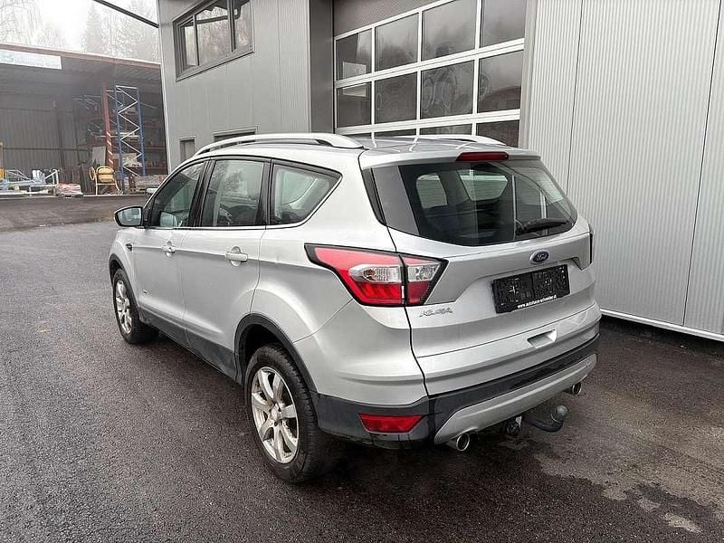 Gebraucht Ford Kuga 150 PS (110 kW) 2017 Silber SUV