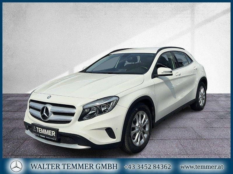 Gebraucht Mercedes GLA180 Style 109 PS (80 kW) 2015 Weiß SUV
