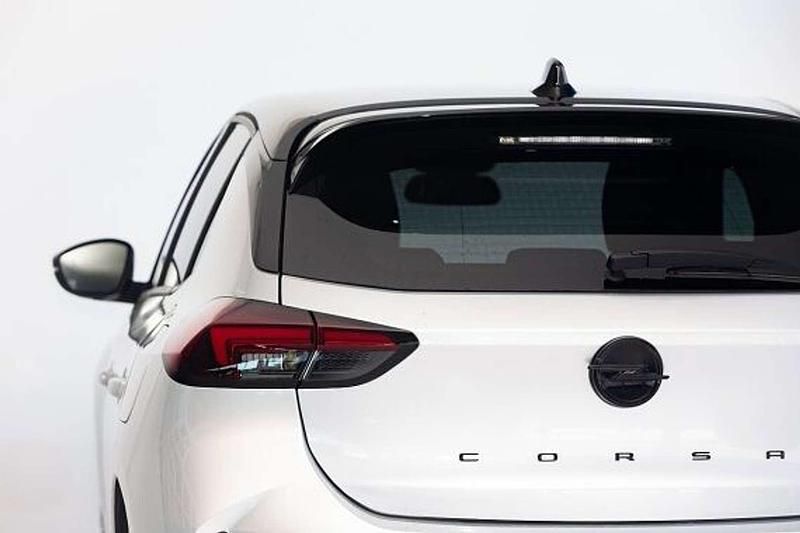 Gebraucht Opel Corsa 101 PS (74 kW) 2025 Silber Limousine