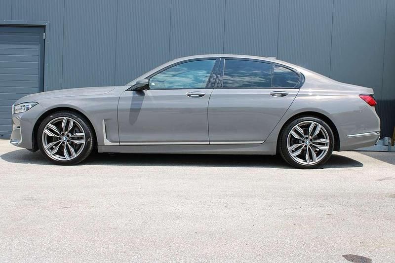 Gebraucht BMW 730 Shadowline 265 PS (194 kW) 2020 Grau Limousine