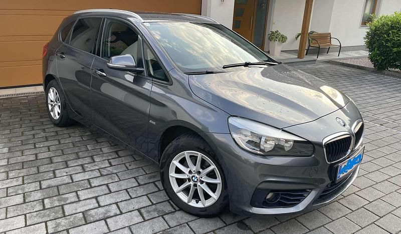 Gebraucht BMW 218 Sport Line 150 PS (110 kW) 2017 Grau Kombi
