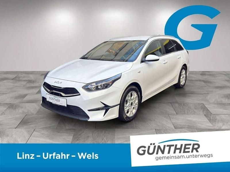 Weiß Gebraucht 2024 Kia Ceed Sportswagon Silver Kombi | € 21.490 (Superpreis) - Bild 1/4