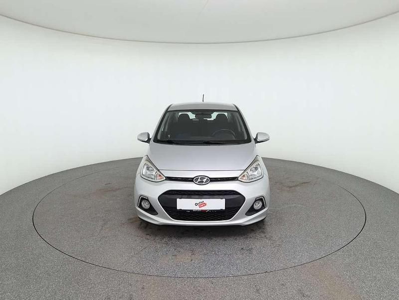 Gebraucht Hyundai i10 Premium 87 PS (63 kW) 2015 Silber Kleinwagen