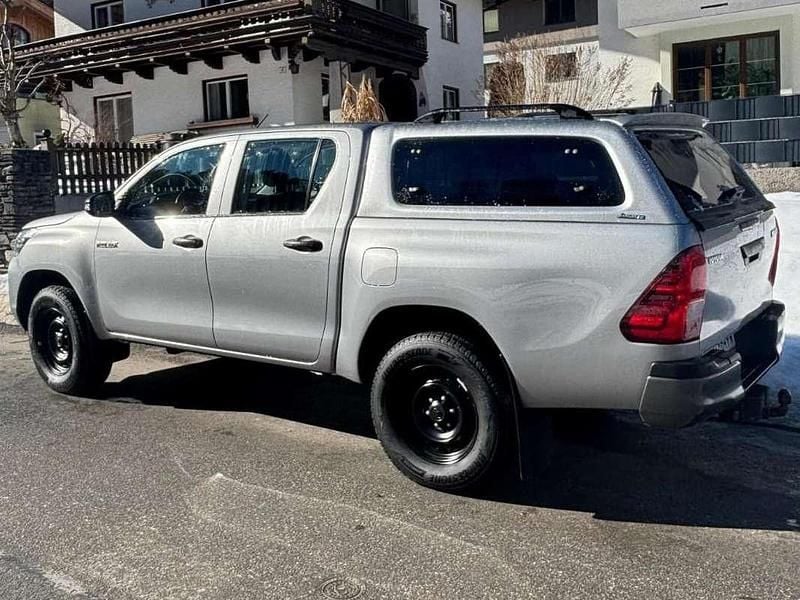Gebraucht Toyota HiLux 150 PS (110 kW) 2021 Grau Abholung