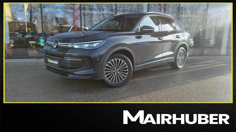 Grau Gebraucht 2024 VW Tiguan Life SUV | € 37.490 (Guter Preis) - Bild 1/4