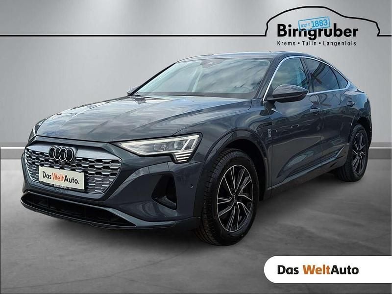 Grau Gebraucht 2023 Audi e-tron Business SUV | € 46.870 (Fairer Preis) - Bild 1/4