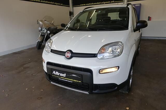 Weiß Gebraucht 2019 Fiat Panda Limousine | € 13.900 (Fairer Preis) - Bild 1/4