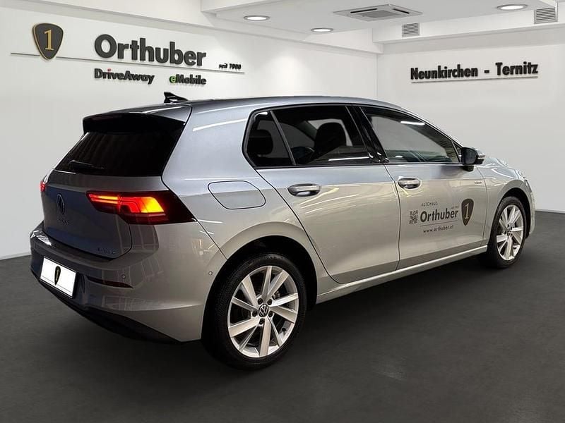 Gebraucht VW Golf VIII 204 PS (150 kW) 2025 Silber  metallic