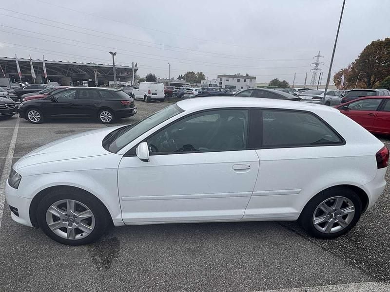 Gebraucht Audi A3 Attraction 105 PS (77 kW) 2011 Weiß Kleinwagen
