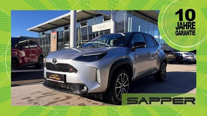 Silber Gebraucht 2023 Toyota Yaris Hybrid Sport Limousine | € 27.990 (Etwas zu teuer) - Bild 1/4