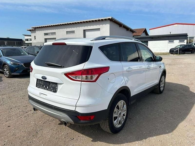 Gebraucht Ford Kuga Trend 120 PS (88 kW) 2015 Weiß SUV