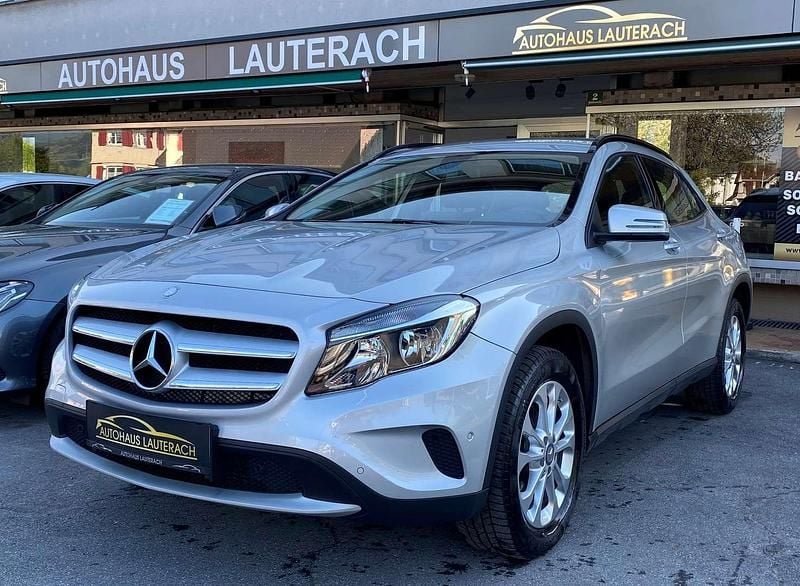 Gebraucht Mercedes GLA200 136 PS (100 kW) 2016 Silber SUV