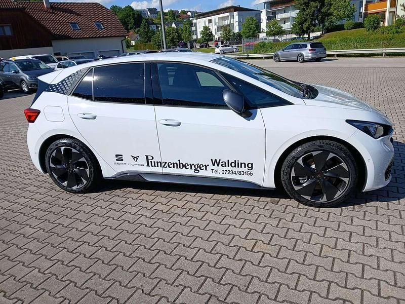 Neu Cupra Born e-Boost 169 kW (231 PS) 2025 Weiß Kleinwagen