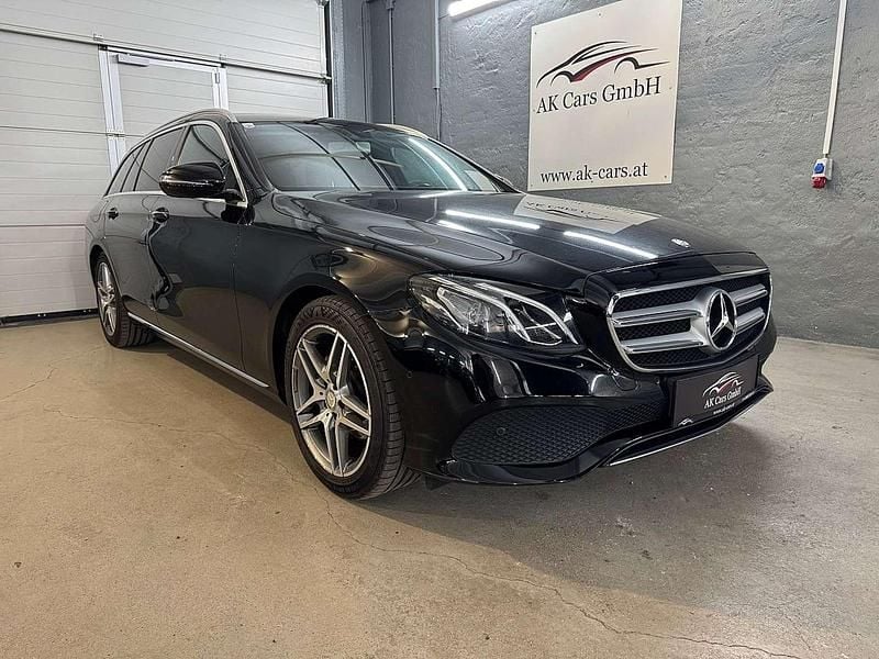 Schwarz Gebraucht 2016 Mercedes E220 Kombi | € 17.500 (Teuer) - Bild 1/4