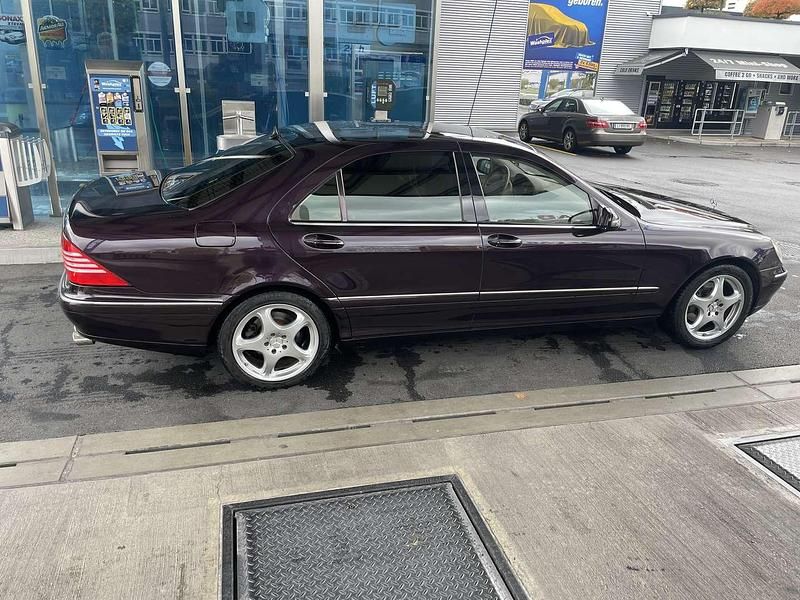 Violett Gebraucht 2002 Mercedes S350 Limousine | € 8.900 - Bild 1/4