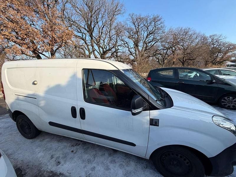 Gebraucht Fiat Doblò 95 PS (69 kW) 2011 Weiß Van / Kleinbus