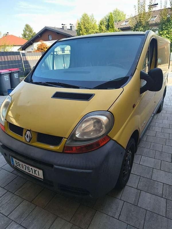 Gelb Gebraucht 2002 Renault Trafic Van / Kleinbus | € 2.250 (Superpreis) - Bild 1/4