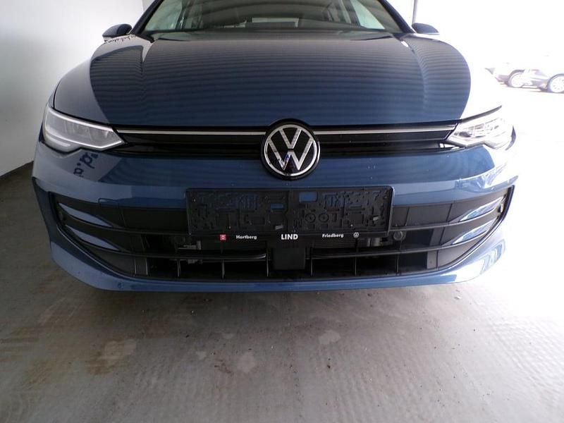 Neu VW Golf VIII 115 PS (84 kW) 2026 Mittelblau  normal