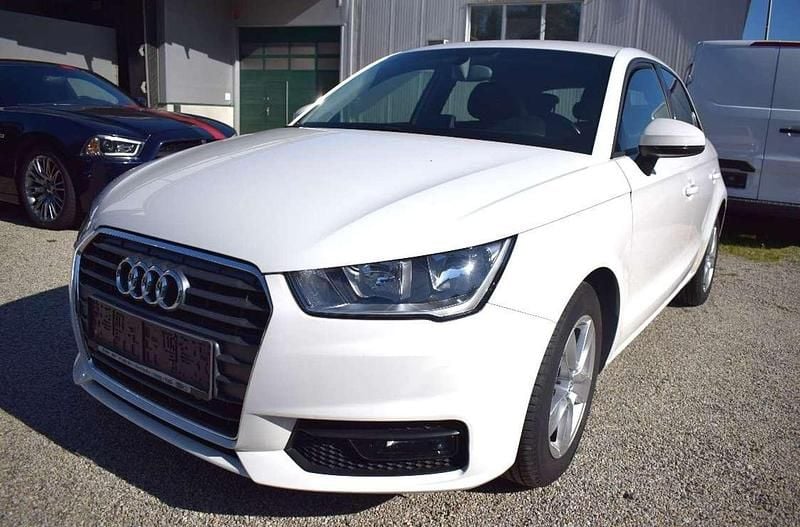 Weiß Gebraucht 2015 Audi A1 Sportback Kleinwagen | € 11.900 (Fairer Preis) - Bild 1/4