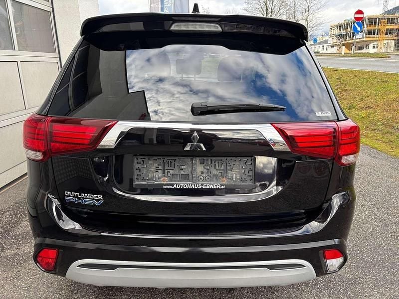 Gebraucht Mitsubishi Outlander 135 PS (99 kW) 2020 Schwarz SUV