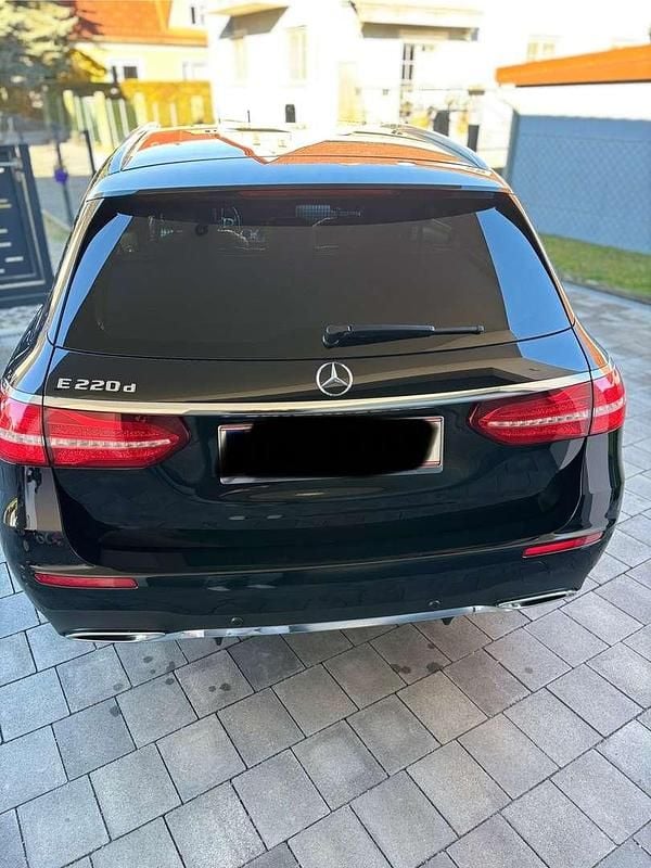 Gebraucht Mercedes E220 AMG 194 PS (142 kW) 2018 Kombi