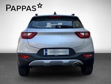 Neu Kia Stonic Silver 99 PS (72 kW) 2025 Sparkling silver SUV