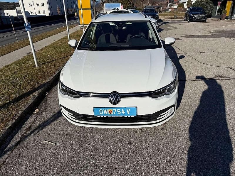 Gebraucht VW Golf VIII Life 110 PS (80 kW) 2023 Weiß Kombi