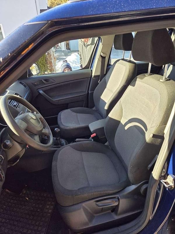 Gebraucht Skoda Yeti Ambition 105 PS (77 kW) 2013 Blau SUV