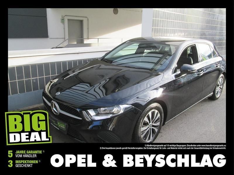 Schwarz Gebraucht 2023 Mercedes A180 Limousine | € 24.960 (Superpreis) - Bild 1/4
