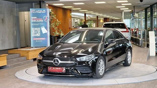 Schwarz Gebraucht 2021 Mercedes CLA180 AMG Limousine | € 31.940 (Fairer Preis) - Bild 1/4