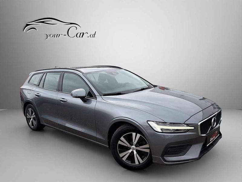 Gebraucht Volvo V60 Momentum 150 PS (110 kW) 2020 Grau Kombi