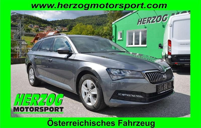 Grau Gebraucht 2022 Skoda Superb Kombi | € 24.940 (Fairer Preis) - Bild 1/4