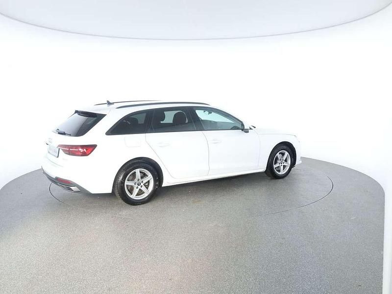 Gebraucht Audi A4 Design 163 PS (119 kW) 2022 Weiß Kombi