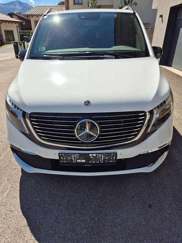 Weiß Gebraucht 2021 Mercedes EQV300 Kombi | € 35.500 (Superpreis) - Bild 1/4
