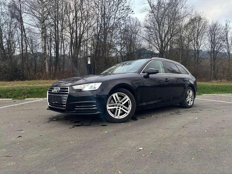 Gebraucht Audi A4 Sport 150 PS (110 kW) 2018 Schwarz Kombi