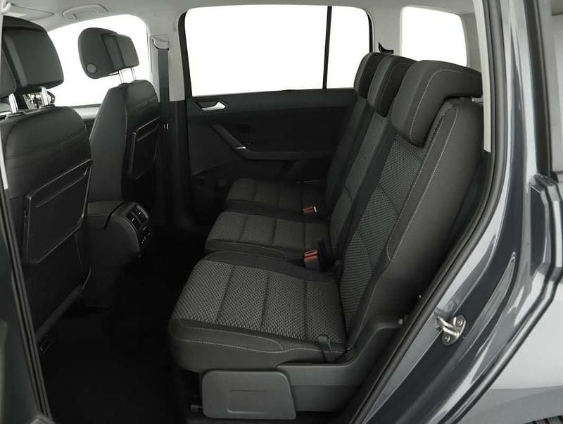 Gebraucht VW Touran 150 PS (110 kW) 2025 Mittelgrau  metallic Van / Kleinbus