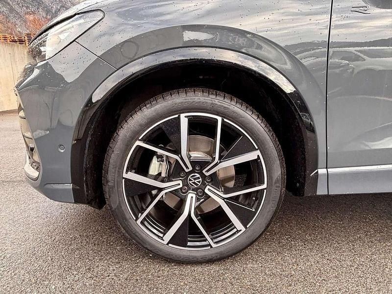 Gebraucht VW Tiguan Sport 193 PS (141 kW) 2025 Mittelgrau  metallic SUV