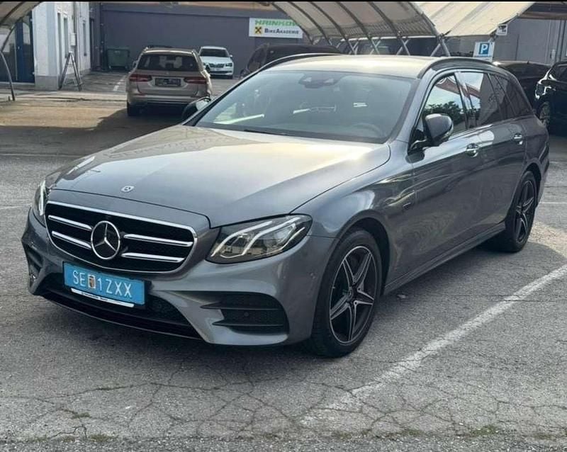 Grau Gebraucht 2020 Mercedes E300 Exclusive Kombi | € 28.000 (Fairer Preis) - Bild 1/4