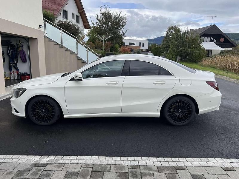 Gebraucht Mercedes CLA180 122 PS (89 kW) 2016 Weiß Limousine