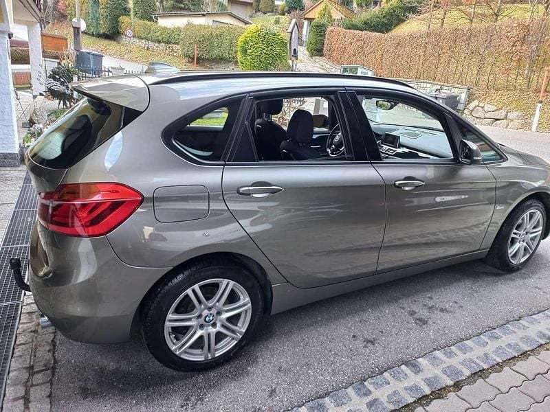 Gebraucht BMW 220 Performance 190 PS (139 kW) 2016 Grau Kombi