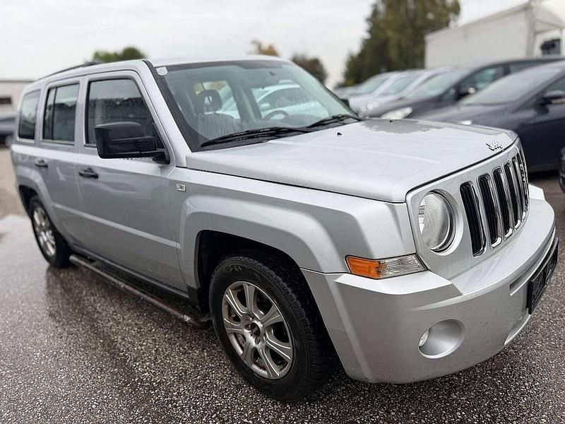 Gebraucht Jeep Patriot 120 PS (88 kW) 2010 Silber SUV
