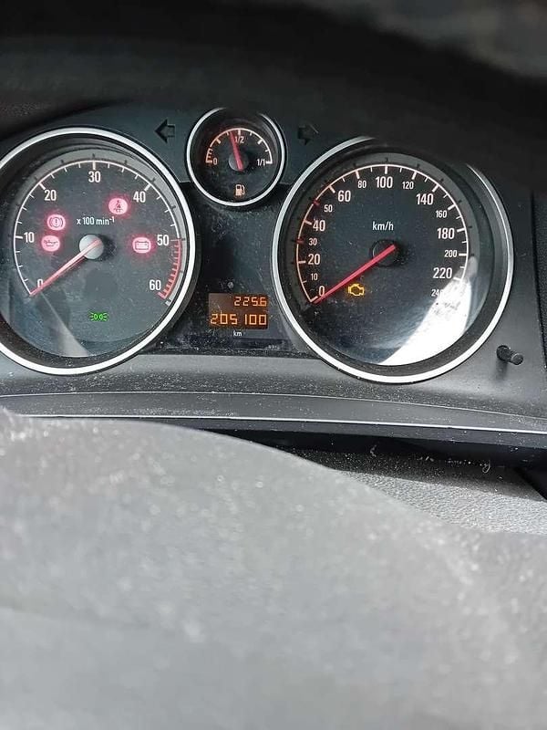 Gebraucht Opel Zafira Edition 120 PS (88 kW) 2010 Van / Kleinbus