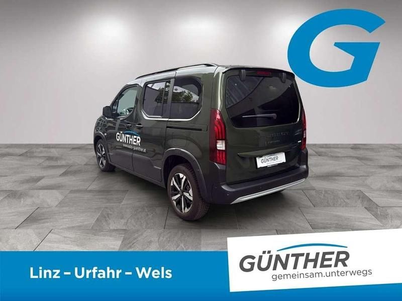 Gebraucht Peugeot Rifter GT 131 PS (96 kW) 2025 Grün Van / Kleinbus